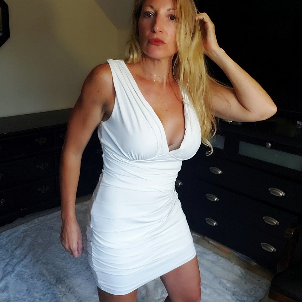 Grass Collection White Sexy Backless V-Neck Dress